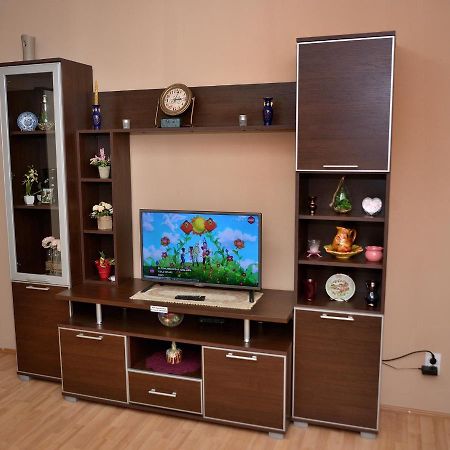 Apartman Ana Bečej Buitenkant foto