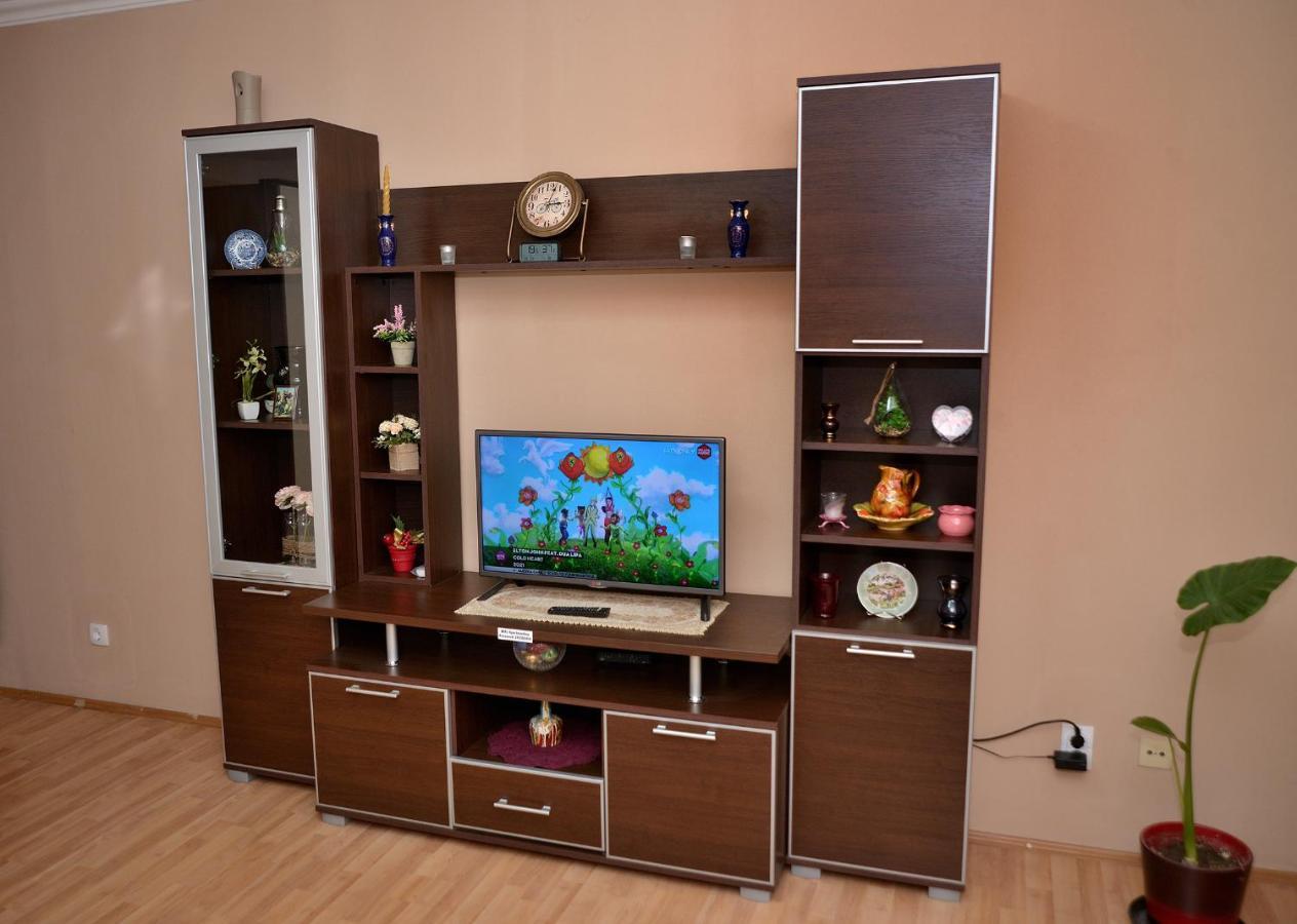 Apartman Ana Bečej Buitenkant foto