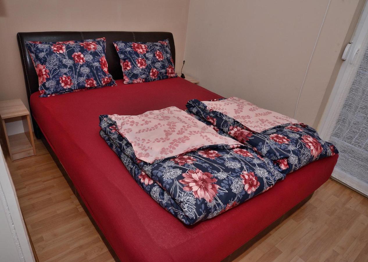 Apartman Ana Bečej Buitenkant foto