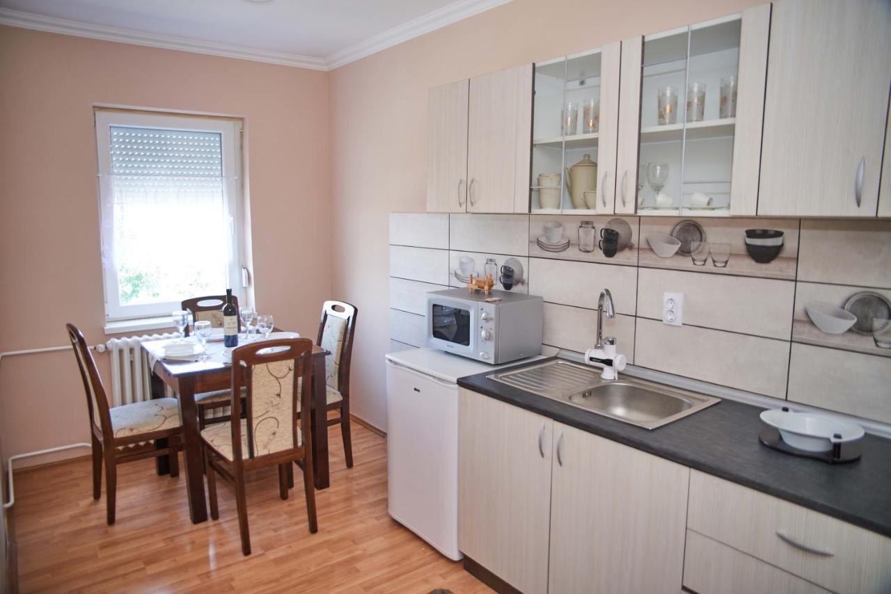 Apartman Ana Bečej Buitenkant foto