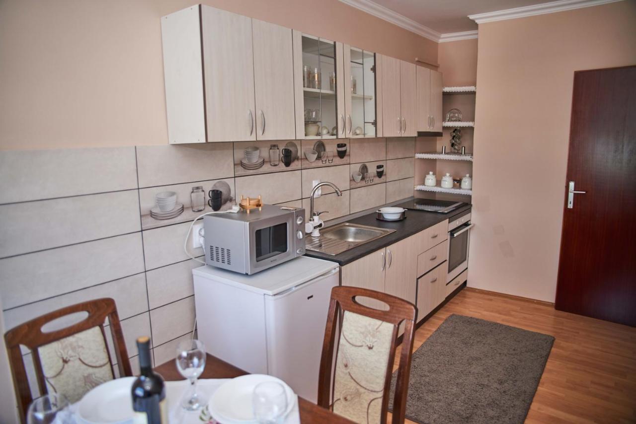 Apartman Ana Bečej Buitenkant foto